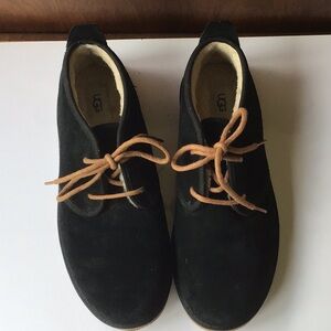 UGG Maksim Black Suede Chukka Boots New Condition , never worn. Mens size 11